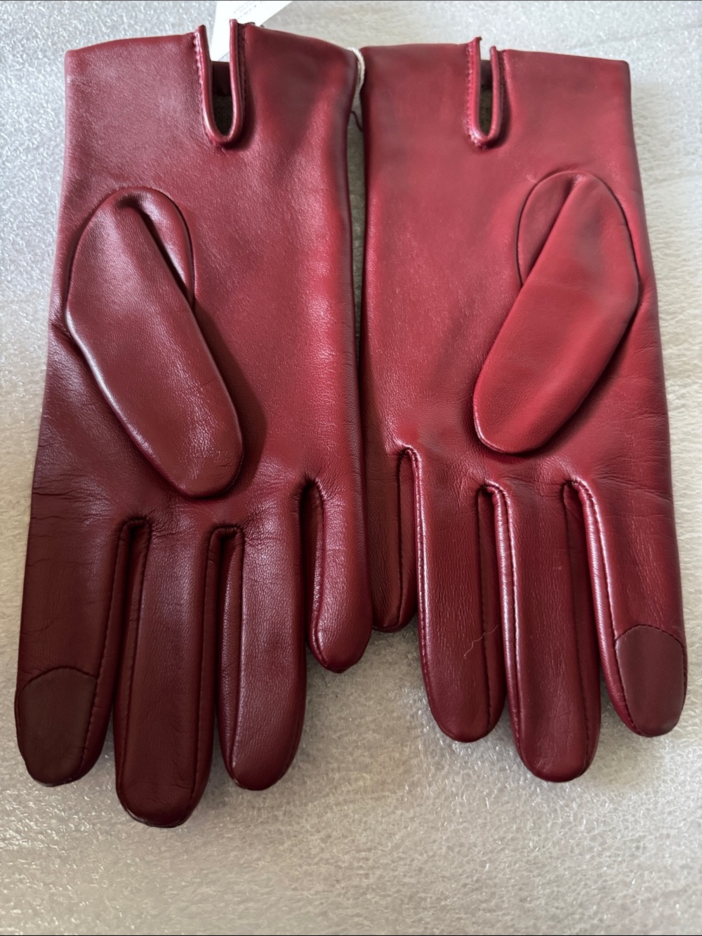 NWT Cherry Tech Coach Leather Touchscreen Gloves with Signature Charm - Picture 4 of 16